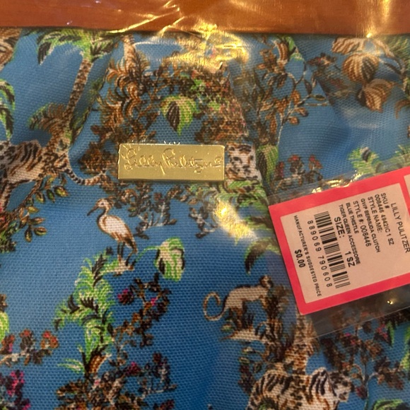 NWT Lilly Pulitzer Bermuda clutch purse in Tiger Queen print - Picture 2 of 4